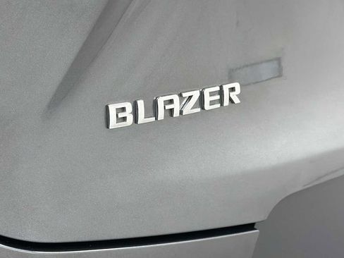 Used 2019 Chevrolet Blazer LT FWD image 27
