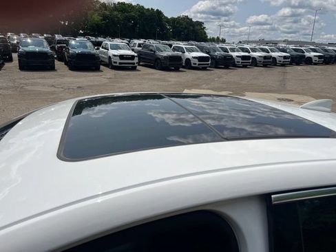 Certified 2018 Chevrolet Malibu LT FWD image 3