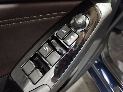 Used 2018 MAZDA MAZDA3 Touring image 12