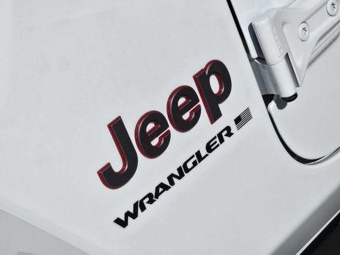 Used 2025 Jeep Wrangler Unlimited Rubicon w/ XTREMEE 35" Tire Package AWD/4WD image 10