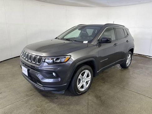 Used 2023 Jeep Compass Latitude w/ Sun and Sound Group AWD/4WD image 25