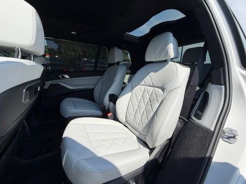 Used 2023 BMW X7 xDrive40i w/ Premium Package AWD/4WD image 28