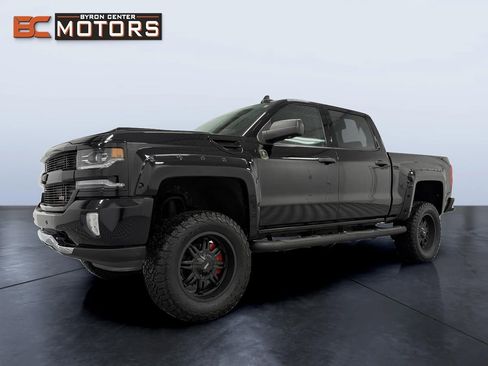 Used 2017 Chevrolet Silverado 1500 LTZ Z71 w/ LTZ Plus Package image 2