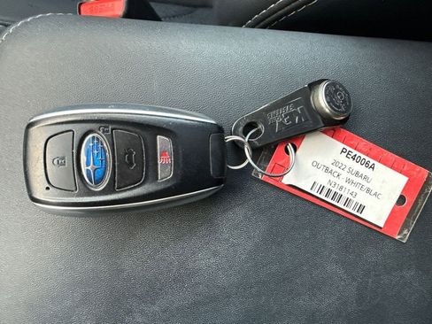 Used 2022 Subaru Outback Limited image 4