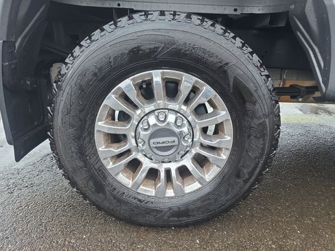 Used 2022 Ford F250 Lariat w/ Lariat Ultimate Package image 11