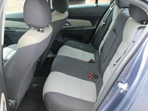 Used 2014 Chevrolet Cruze LS image 16