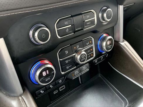 Used 2022 GMC Yukon SLT w/ SLT Premium Package image 69