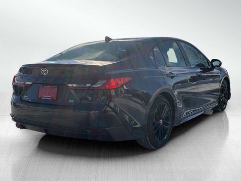 Used 2025 Toyota Camry SE image 5