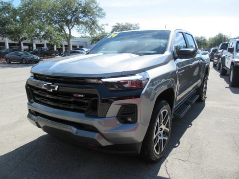 Used 2024 Chevrolet Colorado Z71 w/ Z71 Convenience Package 2 AWD/4WD image 3