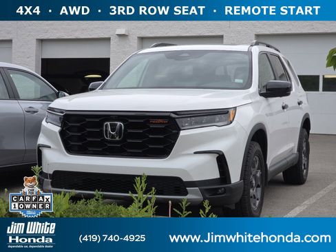 Certified 2023 Honda Pilot TrailSport image 1