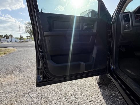 Used 2017 RAM 1500 Express w/ Express Value Package RWD image 17
