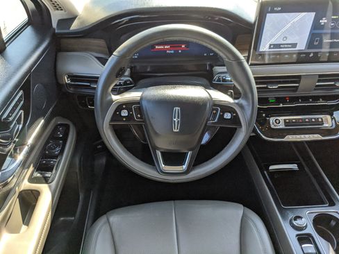 Used 2024 Lincoln Corsair Reserve image 17