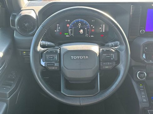 Used 2025 Toyota Land Cruiser image 12