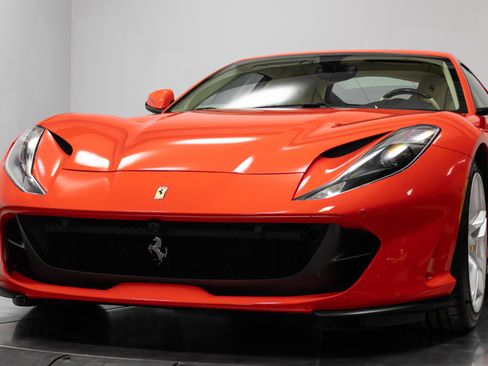 Used 2018 Ferrari 812 Superfast image 96
