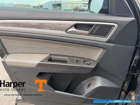 Used 2023 Volkswagen Atlas Cross Sport SE w/ Black Wheel Package image 17