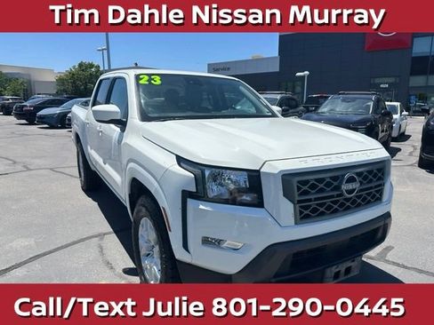 Used 2023 Nissan Frontier SV AWD/4WD image 3