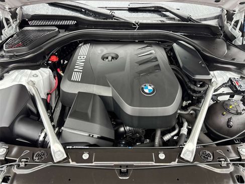 Used 2024 BMW 530i xDrive w/ Premium Package image 8