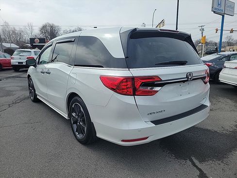 Used 2023 Honda Odyssey Elite image 3