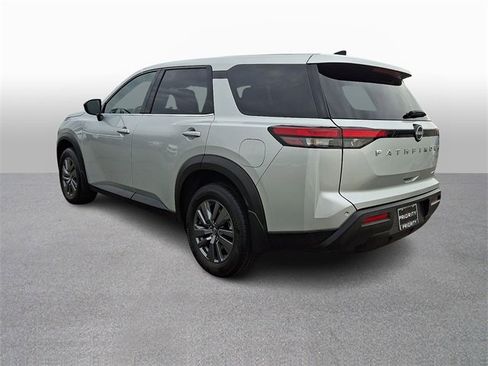 Used 2024 Nissan Pathfinder S image 6