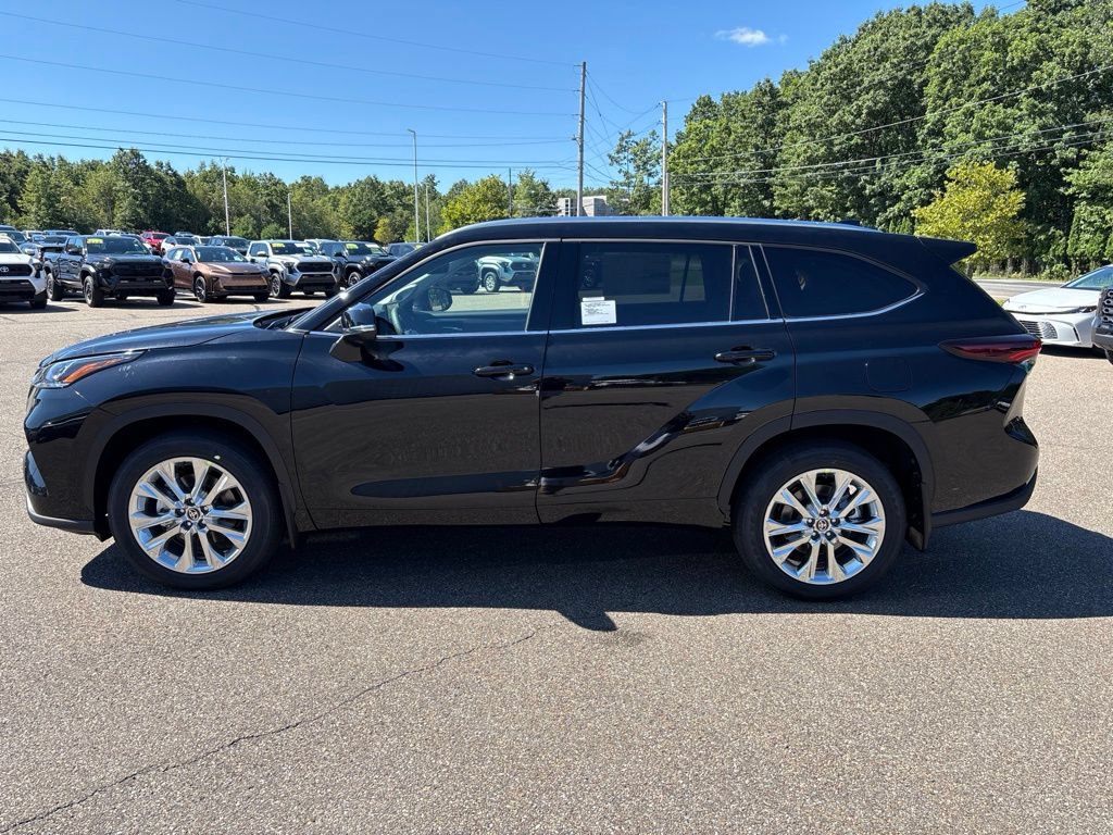 Certified 2026 Toyota Highlander Limited AWD/4WD image 3