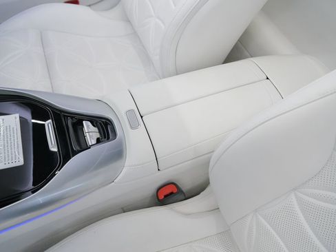 Used 2026 Mercedes-Benz Maybach SL 680 image 32