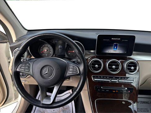 Used 2019 Mercedes-Benz GLC 300 4MATIC image 25