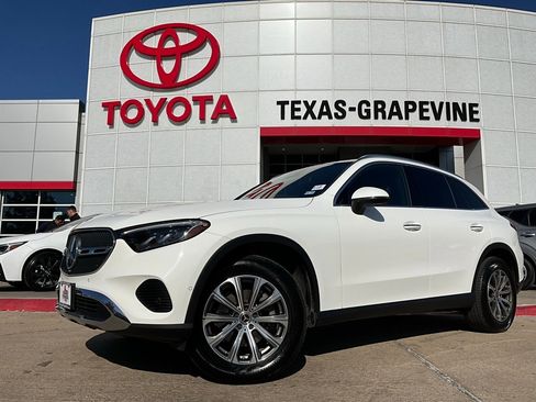 Used 2024 Mercedes-Benz GLC 300 4MATIC image 2