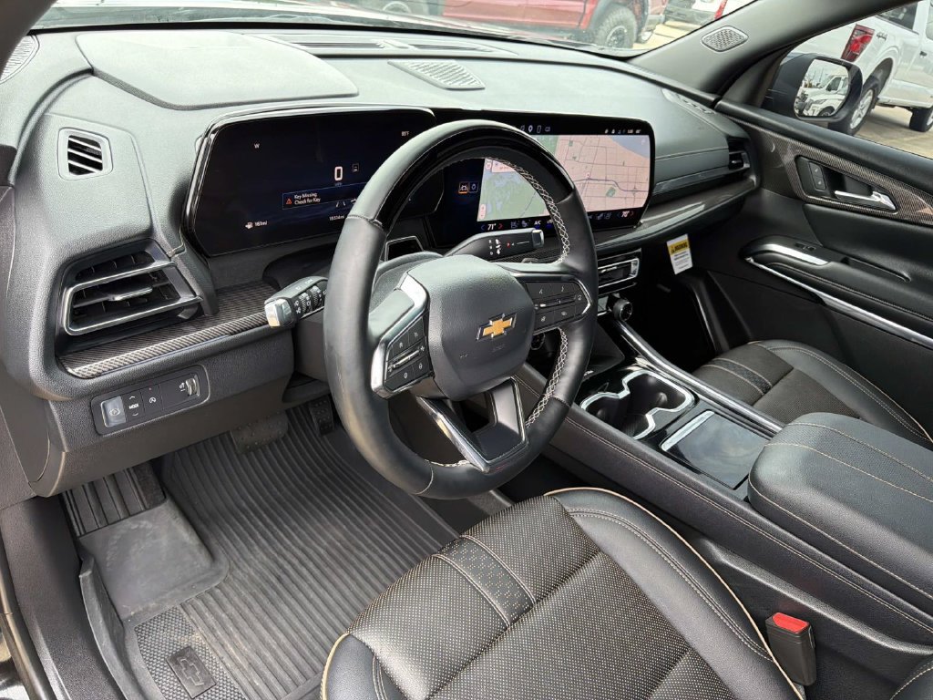Used 2025 Chevrolet Traverse High Country w/ LPO, Floor Liner Package FWD image 22