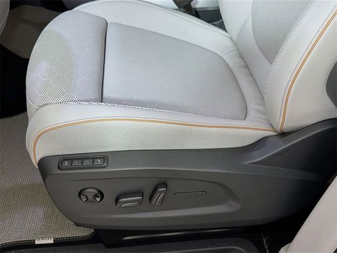 New 2025 Volkswagen ID. Buzz 1st Edition image 9