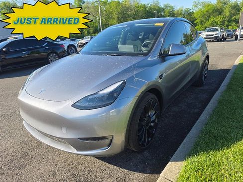 Used 2024 Tesla Model Y Performance AWD/4WD image 1
