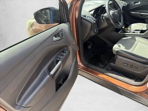 Used 2017 Ford Escape Titanium FWD image 9