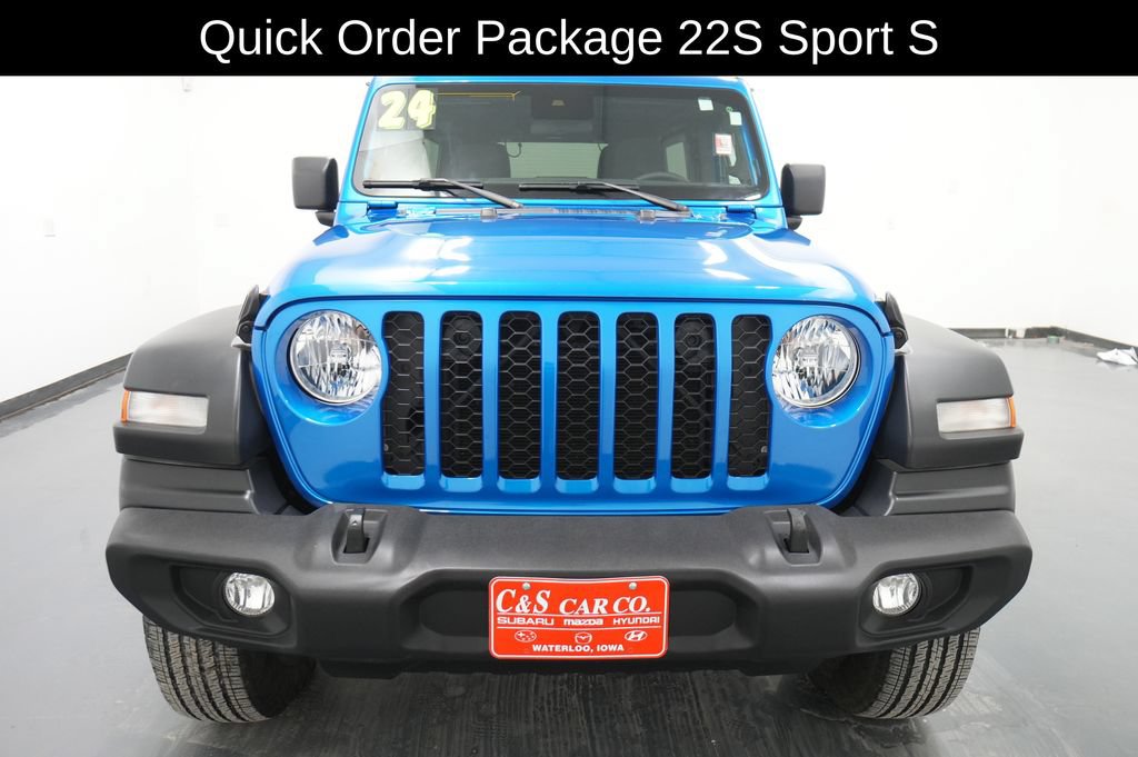 Used 2024 Jeep Wrangler Unlimited Sport AWD/4WD image 2