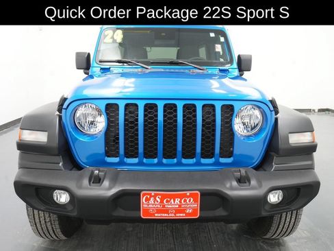 Used 2024 Jeep Wrangler Unlimited Sport AWD/4WD image 2