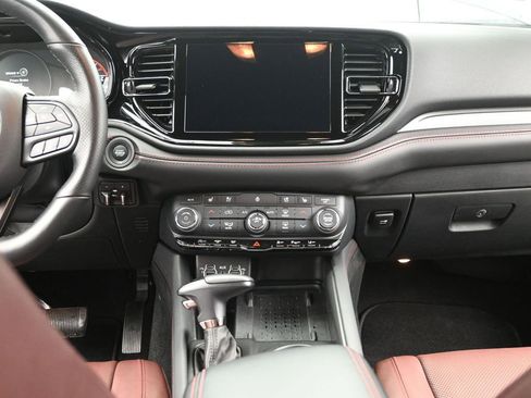 Used 2025 Dodge Durango GT image 27