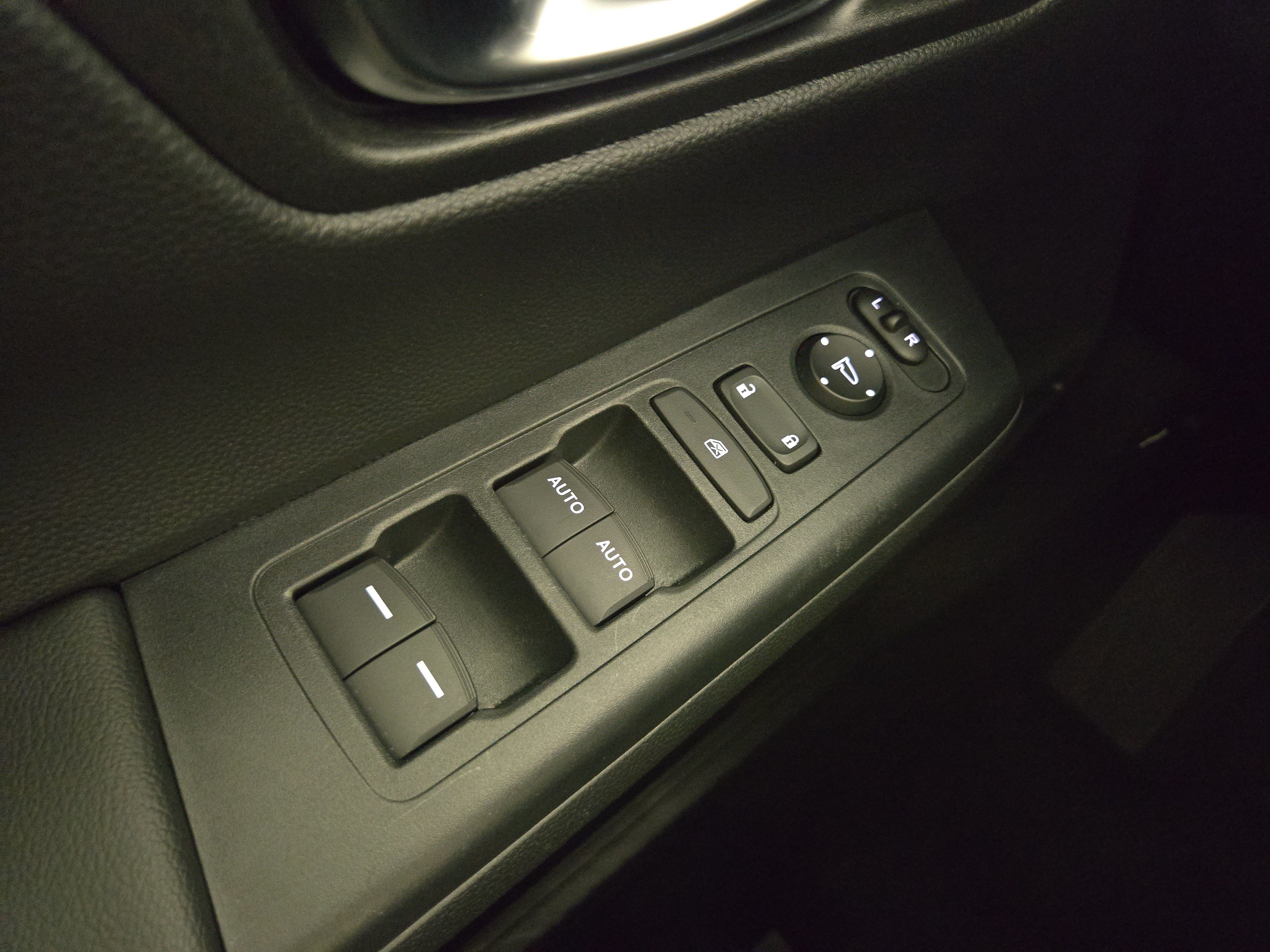 Used 2025 Honda CR-V Sport image 25