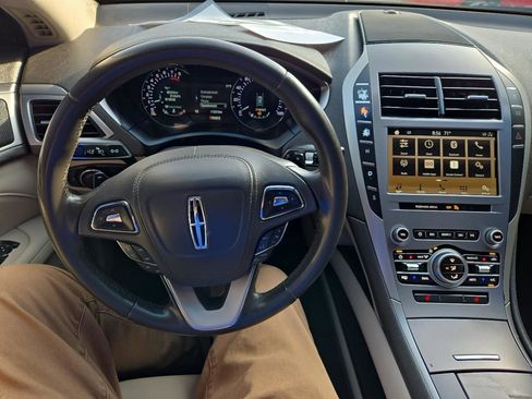 Used 2019 Lincoln MKZ Premiere image 8