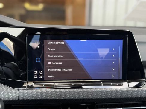 Used 2024 Volkswagen Golf R image 33