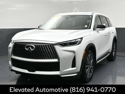 Certified 2026 INFINITI QX60 Luxe w/ Family Package AWD/4WD image 3