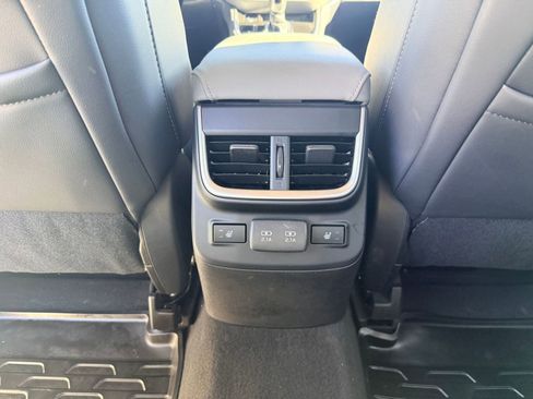 Used 2022 Subaru Outback Limited image 22