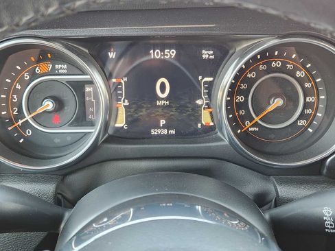 Used 2023 Jeep Wrangler Unlimited Sahara AWD/4WD image 18