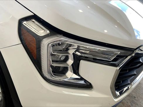 Used 2023 GMC Terrain SLE w/ Driver Convenience Package image 25