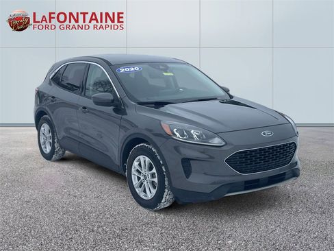 Used 2020 Ford Escape SE image 3