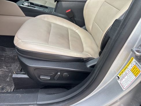 Used 2020 Ford Escape Titanium image 12