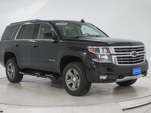 Used 2019 Chevrolet Tahoe LT w/ Luxury Package AWD/4WD image 15