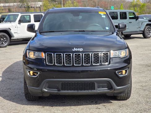 Used 2020 Jeep Grand Cherokee Laredo w/ Laredo X Package image 12