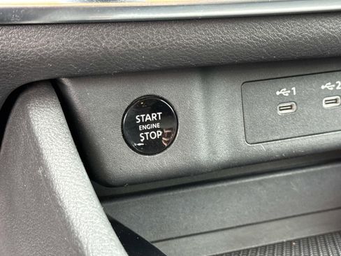 Used 2024 Nissan Rogue S image 19