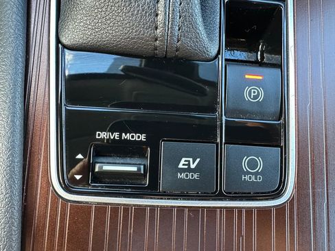 Certified 2023 Toyota Sienna XLE image 21