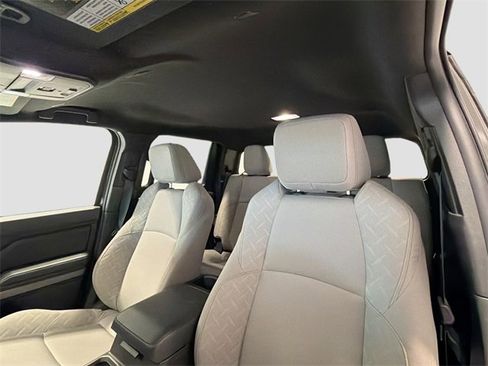 Certified 2025 Toyota Tacoma SR5 image 18