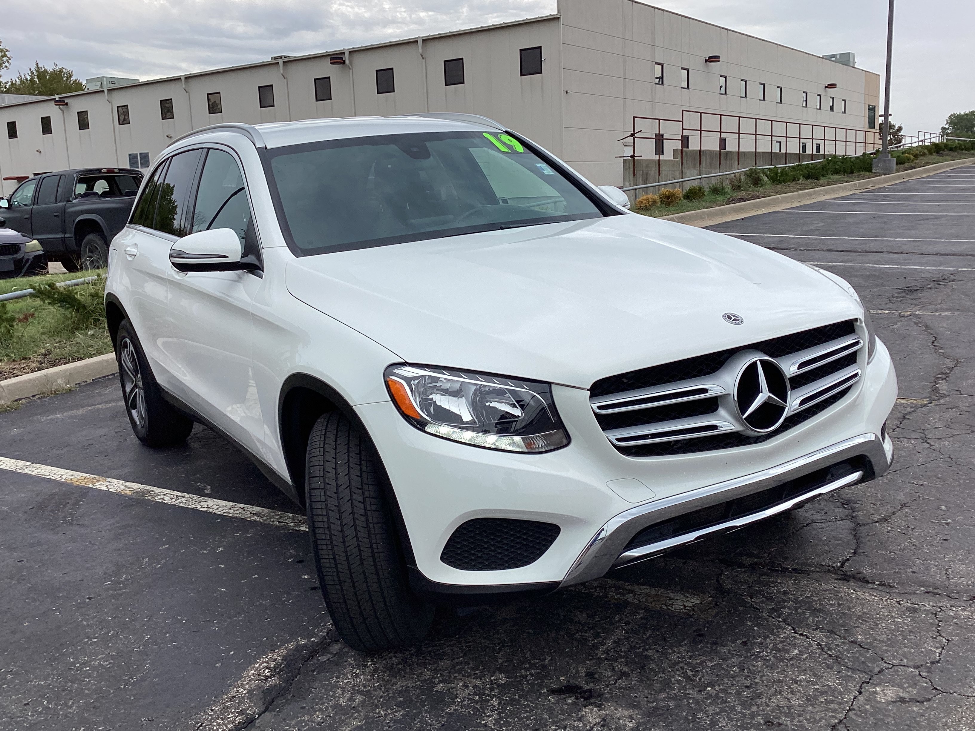 Used 2019 Mercedes-Benz GLC 300 4MATIC image 19