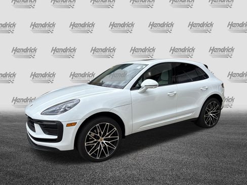Used 2023 Porsche Macan AWD/4WD image 5